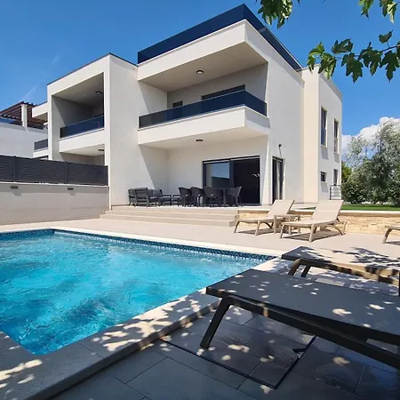 S&l Vodice Vila