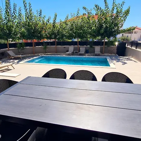 S&l Vodice Вилла